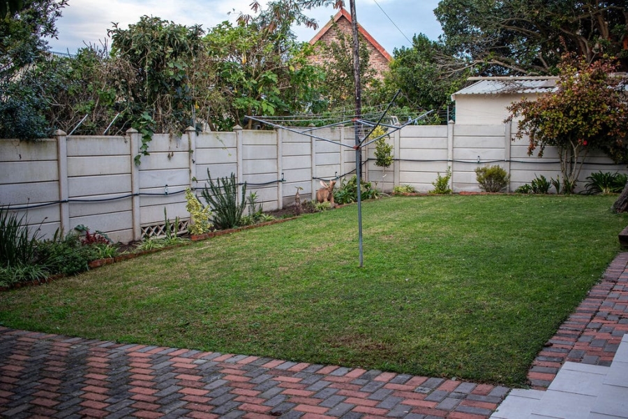 7 Bedroom Property for Sale in Aston Bay Eastern Cape